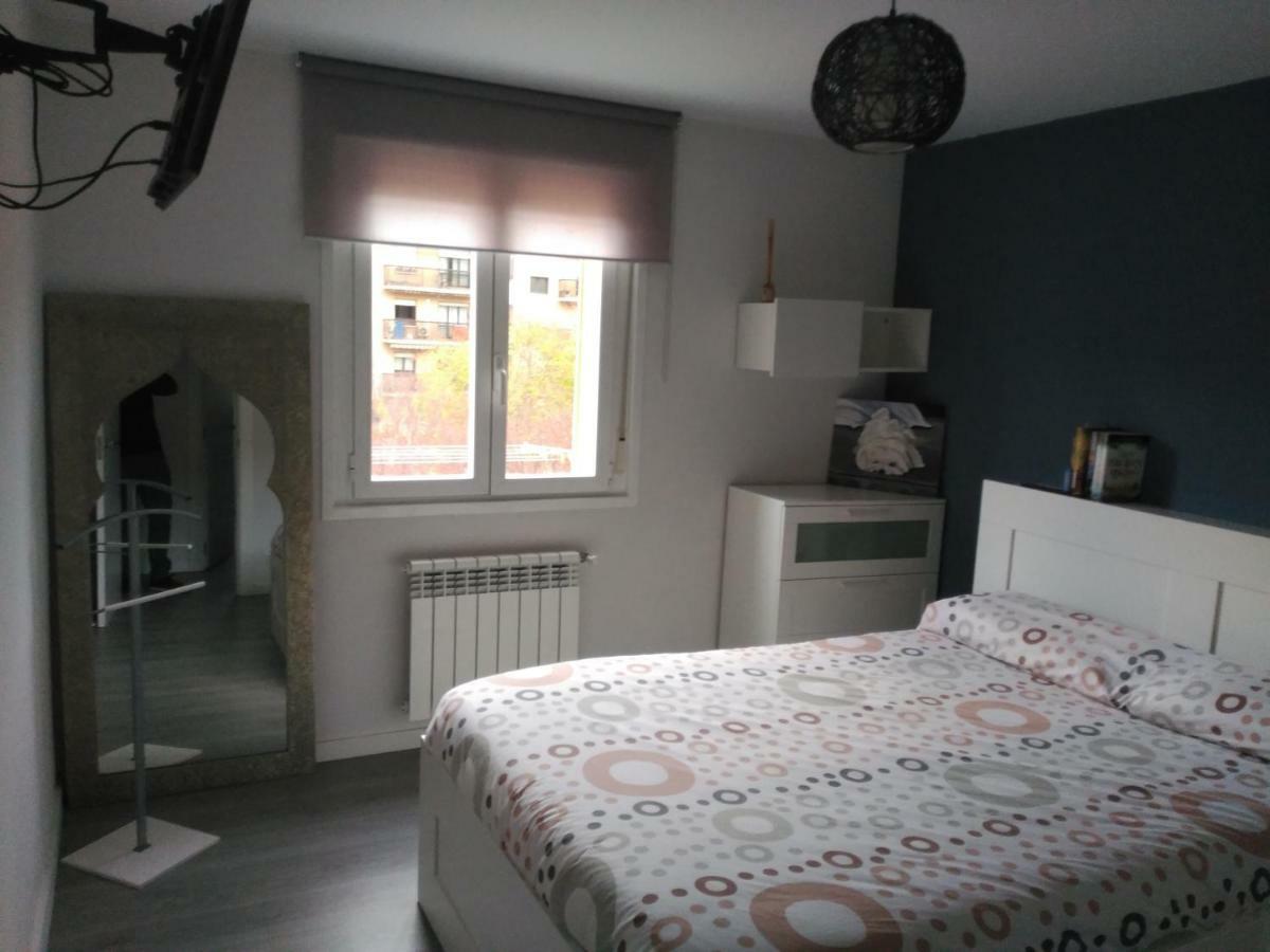 Apartamento Turistico Marcelo Celayeta At Cerca Del Centro Pamplona Buitenkant foto