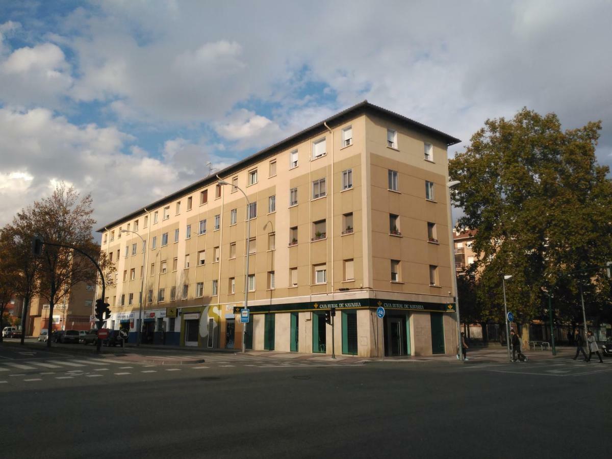 Apartamento Turistico Marcelo Celayeta At Cerca Del Centro Pamplona Buitenkant foto