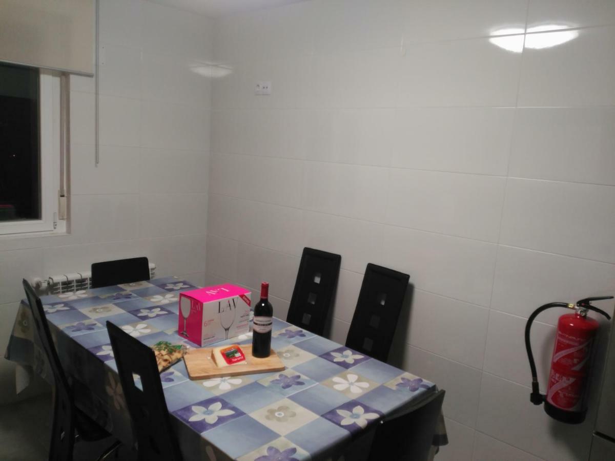 Apartamento Turistico Marcelo Celayeta At Cerca Del Centro Pamplona Buitenkant foto